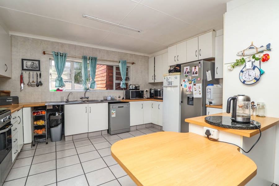 4 Bedroom Property for Sale in Riverside Western Cape